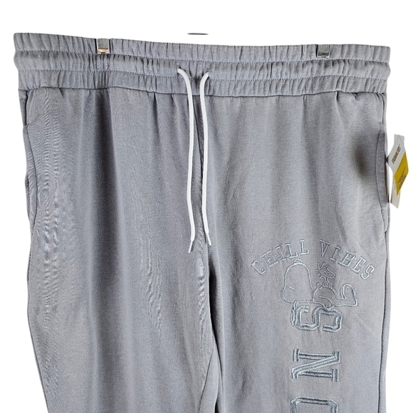 Peanuts Snoopy Chill Vibes Graphic Gray Joggers in XXXL NWT - Picture 3 of 9